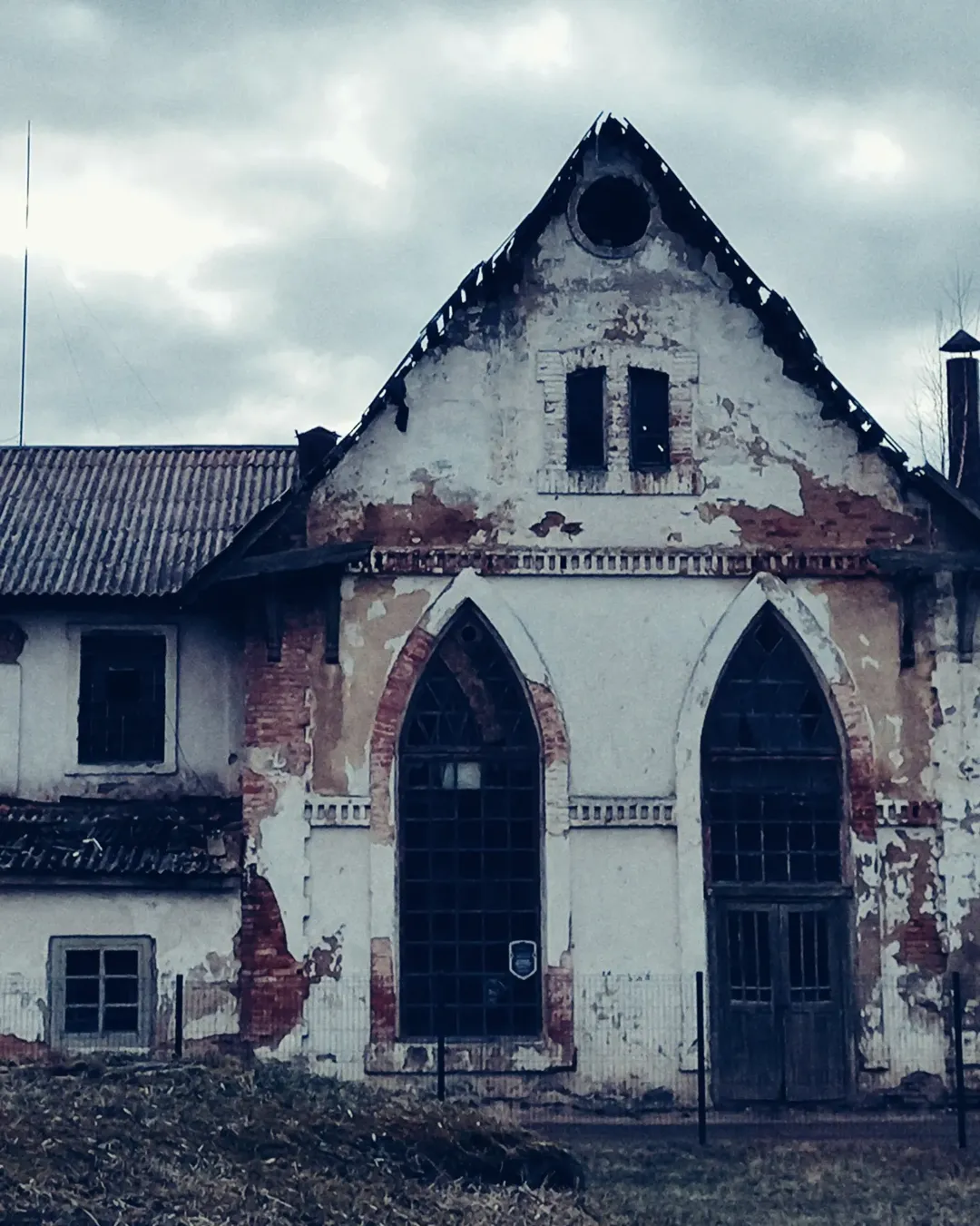 Здание винокурни Альбы XVIII века — историческая постройка фольварка