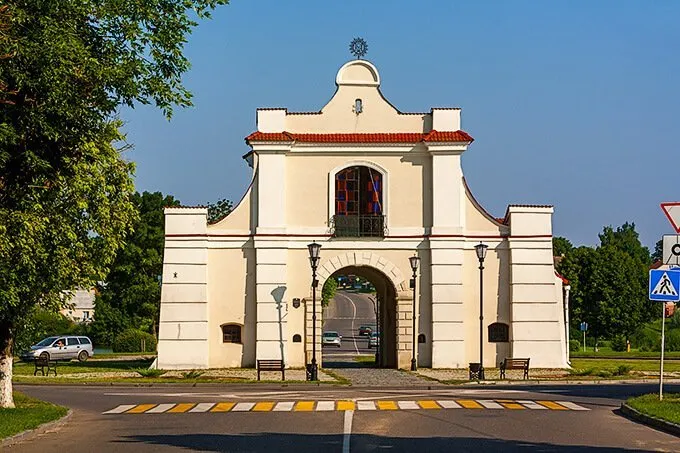 Слуцкая брама Несвижа — XVII век